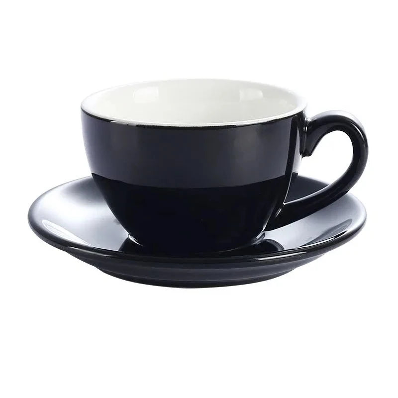Xícara e Pires de Porcelana