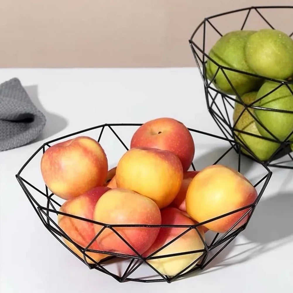 Fruteira de mesa metal, Fruteira durável para cozinha, Fruteira resistente à corrosão, Organizador de frutas moderno, Fruteira decorativa de metal, Suporte para frutas estiloso, Fruteira com design ventilado, Cesta para frutas resistente, Fruteira de metal alta qualidade, Fruteira para cozinha sofisticada.