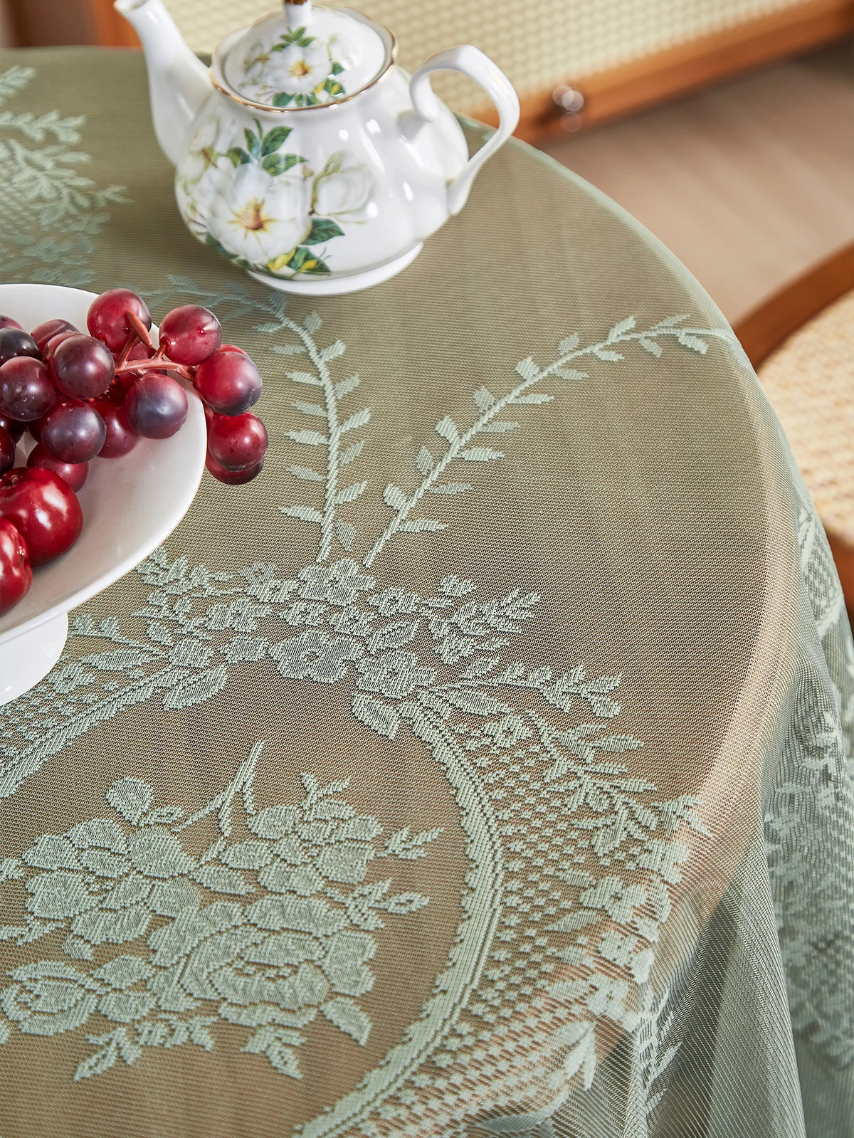 Toalha de Mesa Redonda Verde com Renda Floral 
