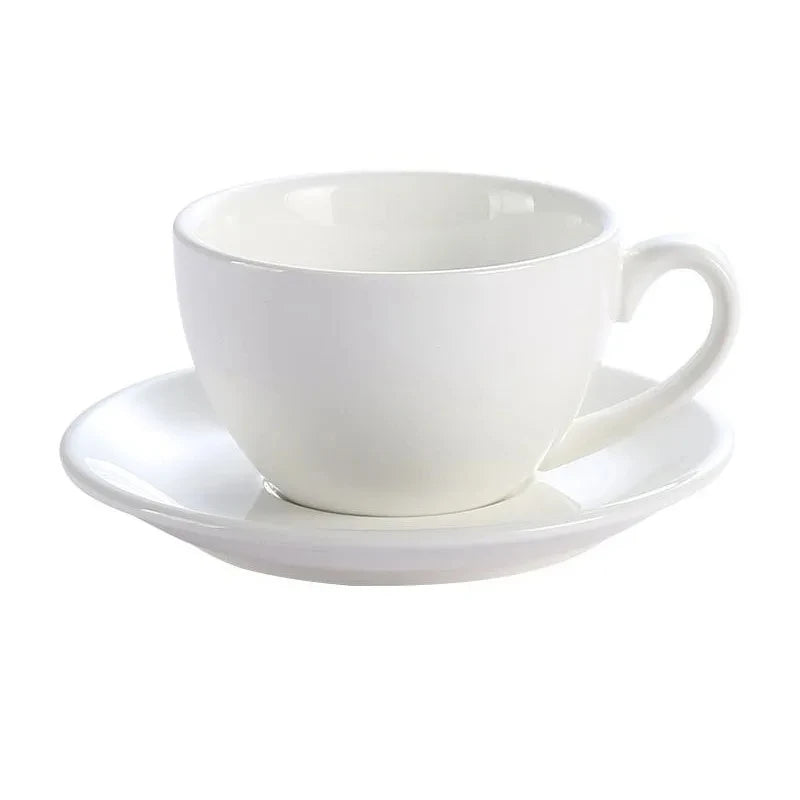 Xícara e Pires de Porcelana