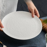 Prato Raso em Cerâmica Fosca – Elegância Clássica