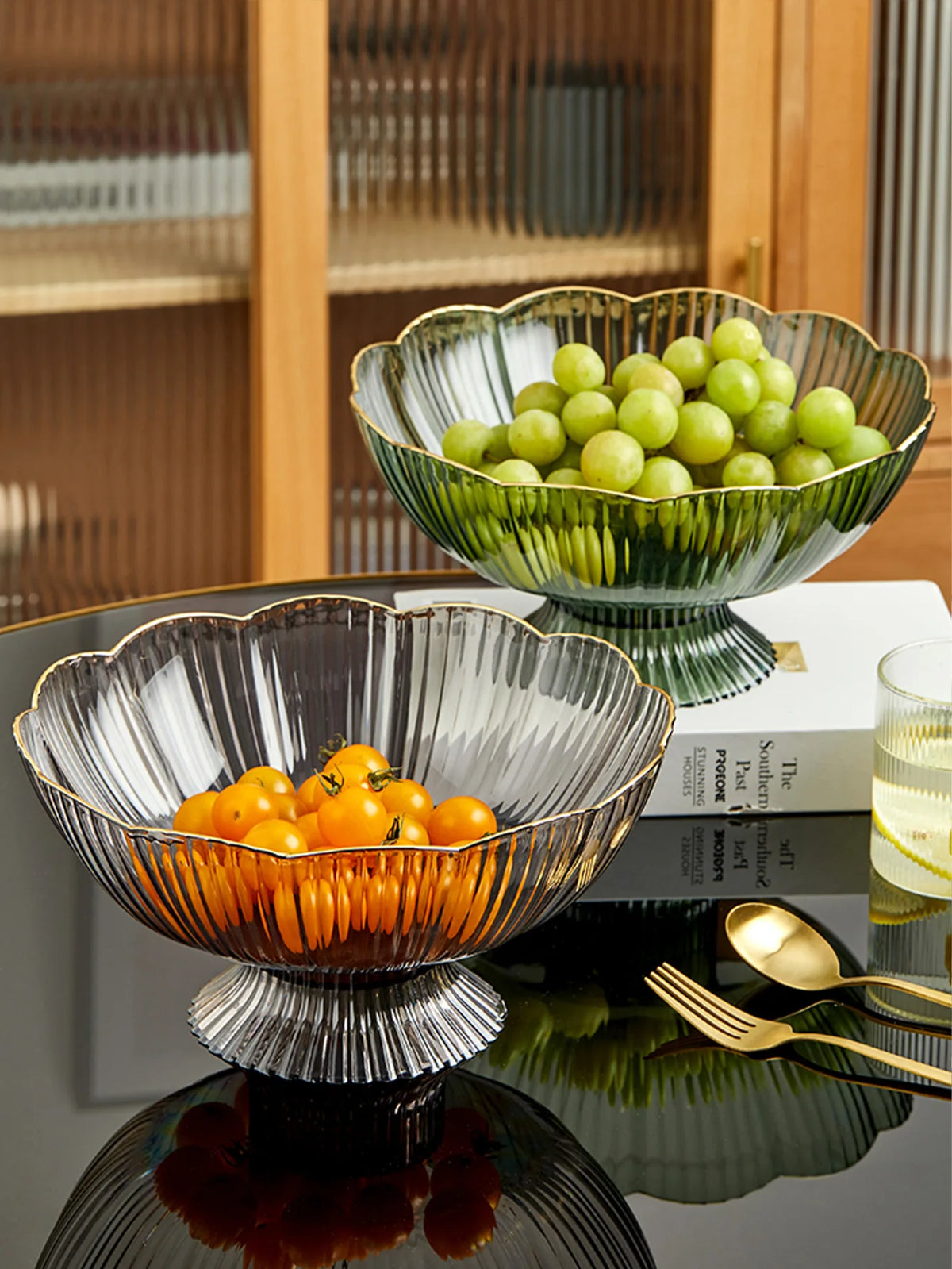 escorredor de alimentos, escorredor para pia, utensílio de cozinha funcional, escorredor de frutas e legumes, acessório para cozinha moderna, escorredor prático e eficiente, organizador para pia, escoador de saladas, utensílio indispensável para cozinha, Center Doce Lar