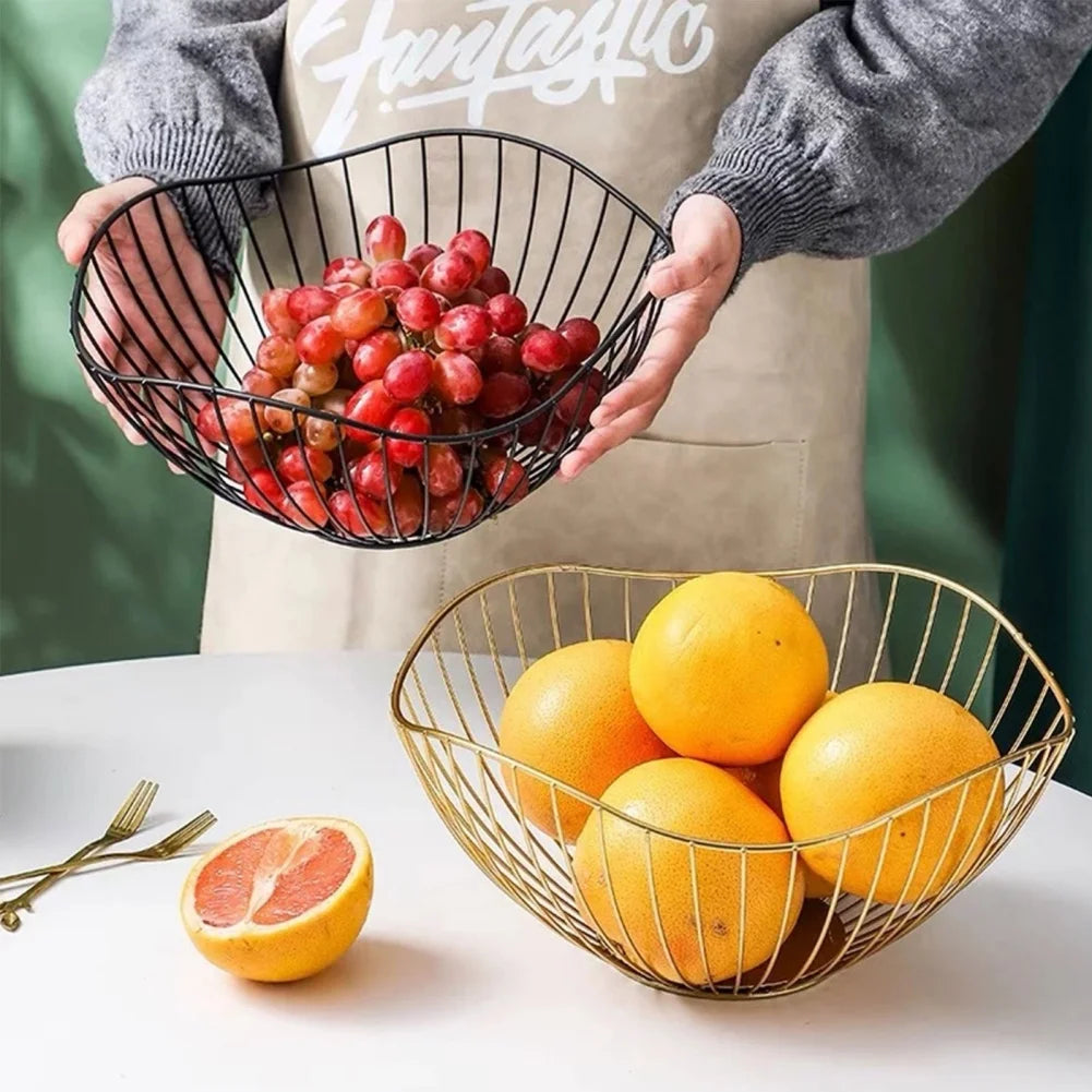 fruteira de mesa metal, fruteira decorativa moderna, suporte para frutas metal, fruteira elegante para cozinha, organizador de frutas metal, fruteira resistente e estilosa, fruteira para mesa sofisticada, cesta para frutas metálica, fruteira durável e moderna, fruteira de design minimalista