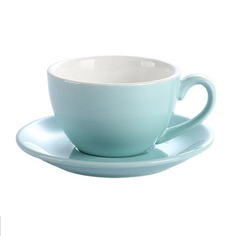 Xícara e Pires de Porcelana