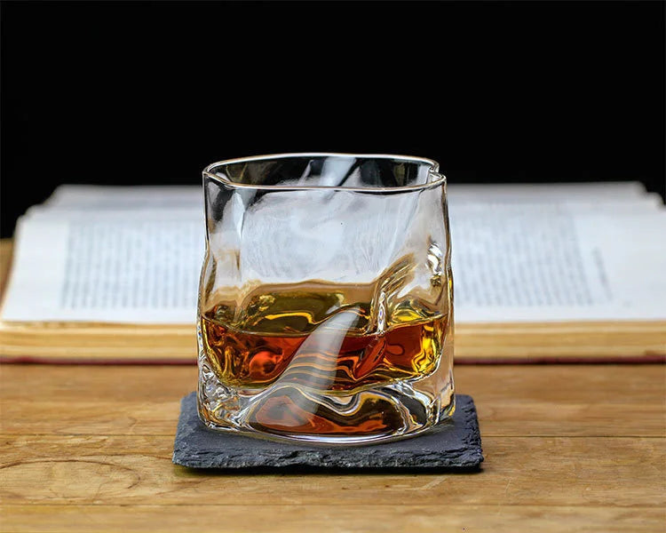 Copo de Cristal para Whisky – Design Amassado